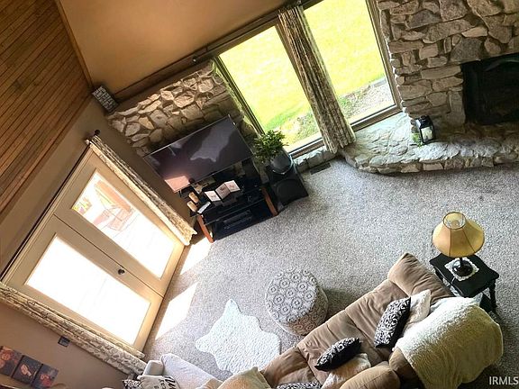 4th image of 604 S Poplar Hills Dr