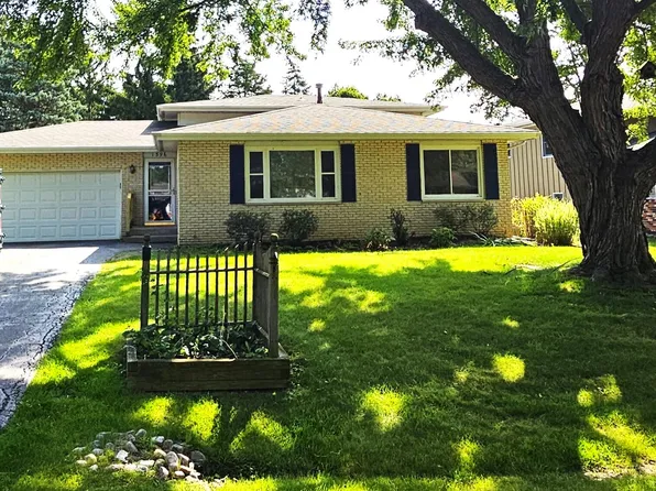 1396 Brandywine Rd, Crown Point, IN 46307
