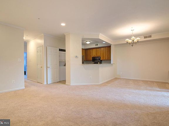 4th image of 6964 Ellingham Cir Suite 86
