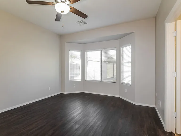 11702 W Jackson St — Photo 8