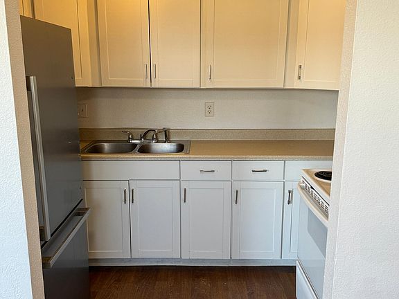 4th image of 387 S 9th St