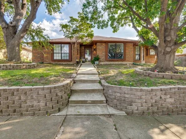 1612 Walker Dr, Carrollton, TX 75007