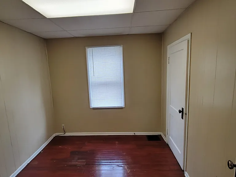 1332 W Lee St — Photo 6