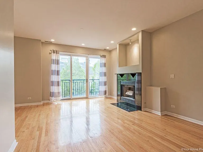 1006 N Wood St #2 — Photo 3