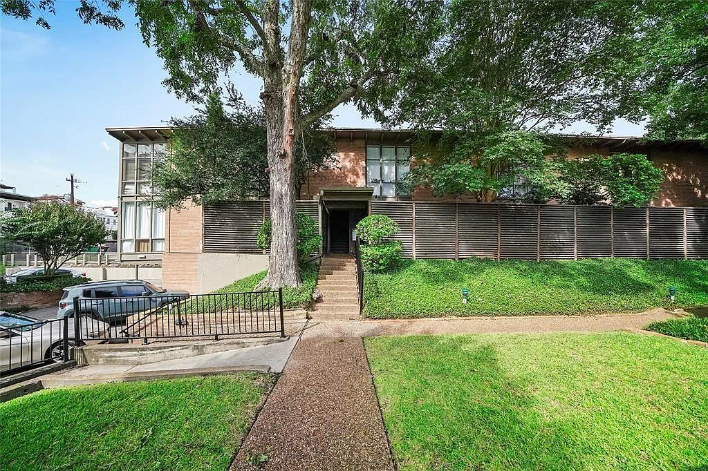 1 bed, 1.0 bath, 928 sqft, $1,750 — Photo 2