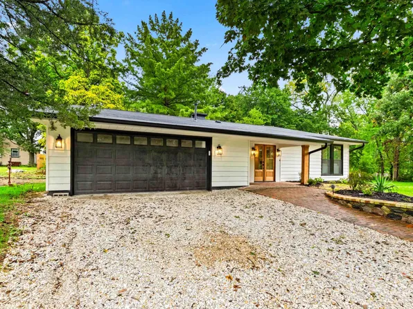 10030 N Garden Ln, Peoria, IL 61615