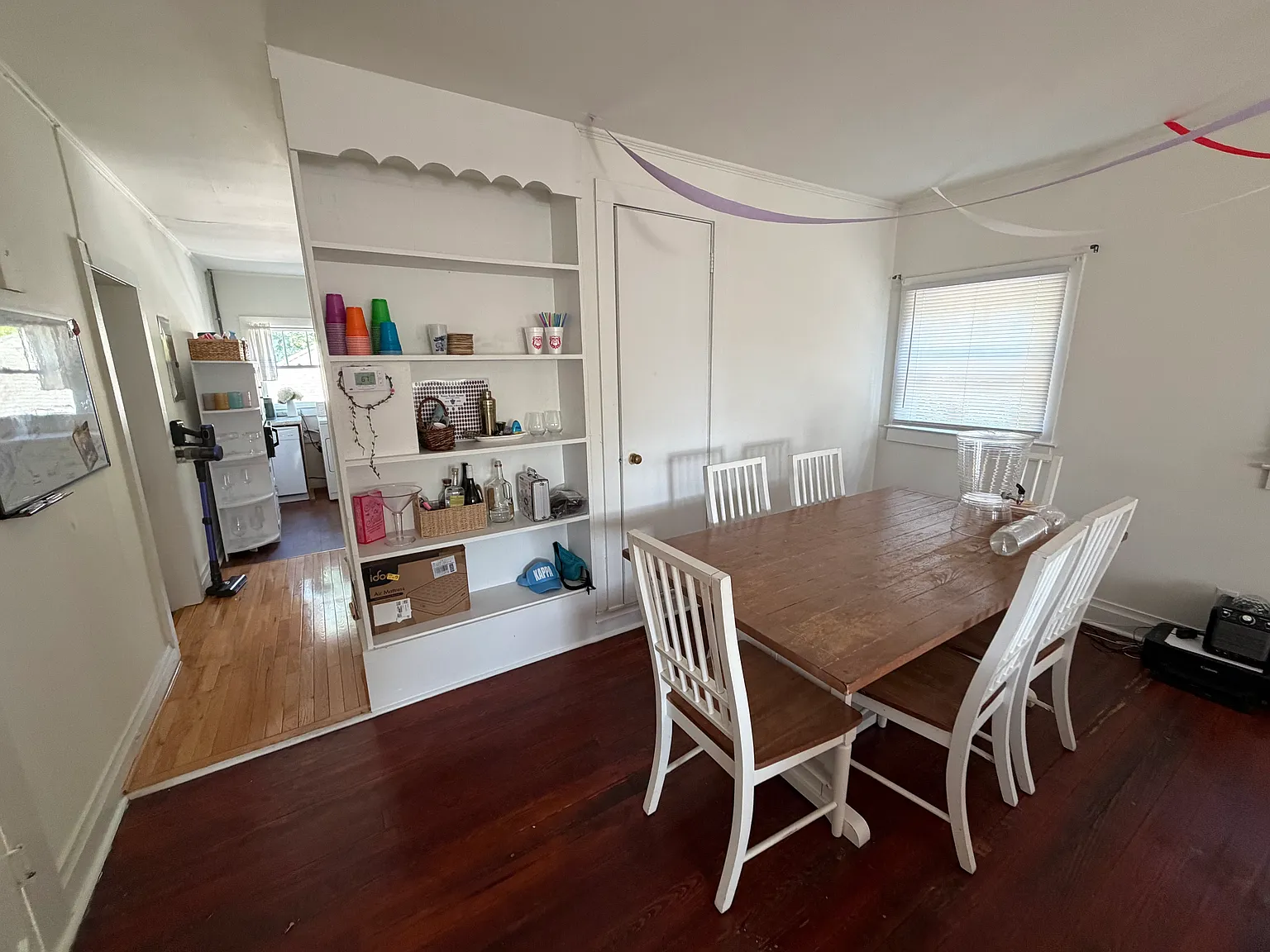 6 bed, 2654 sqft, $8,850 — Photo 2