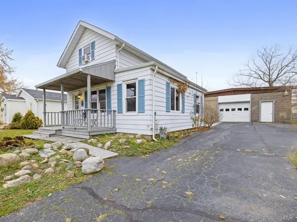 607 Sherwood Ave, Three Oaks, MI 49128