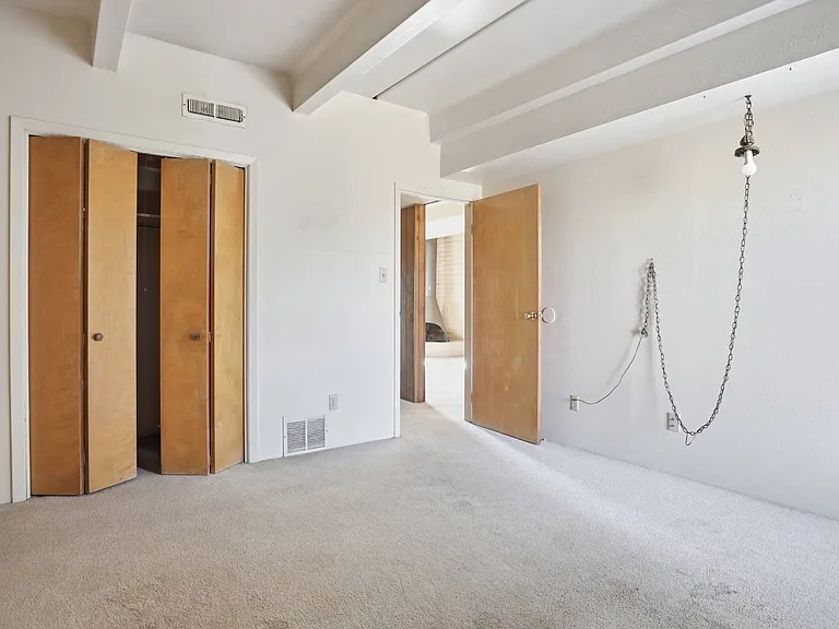 500 NE 15th St #102 — Photo 22