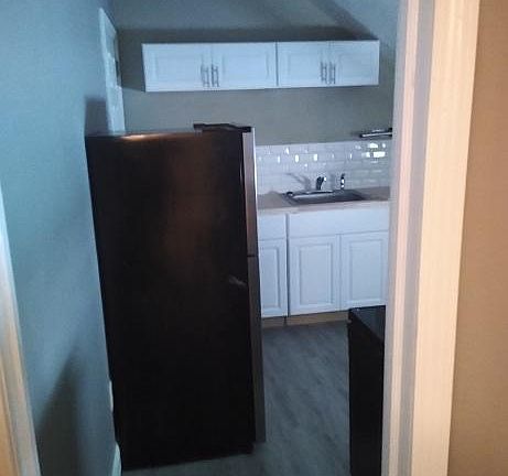 3rd image of 3706 E 57th St #B