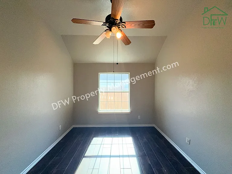 1541 Mountain Laurel Ln — Photo 13