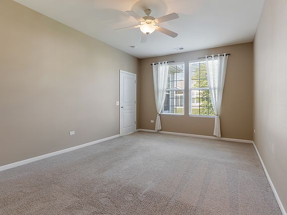 3rd image of 715 Prairie Dr