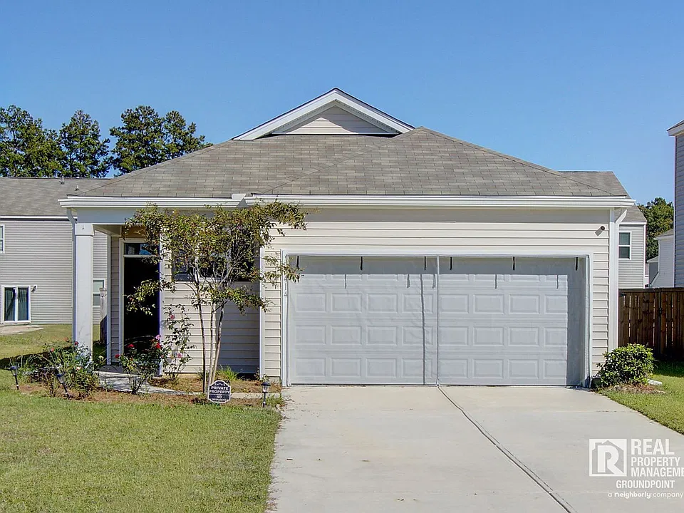 414 Eastern Pine Dr