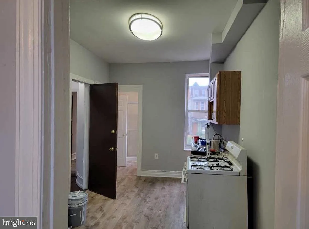 2 bed, 1809 sqft, $925 — Photo 2