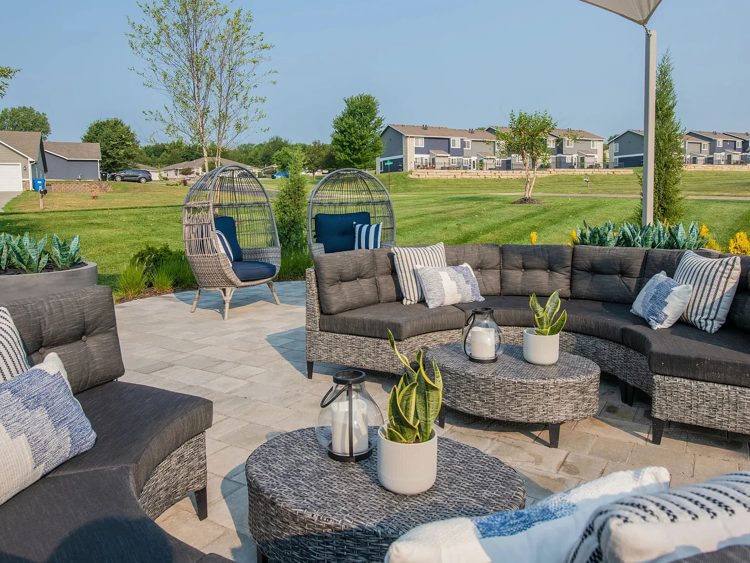 Emory Lakes Luxury Apartments — Photo 2