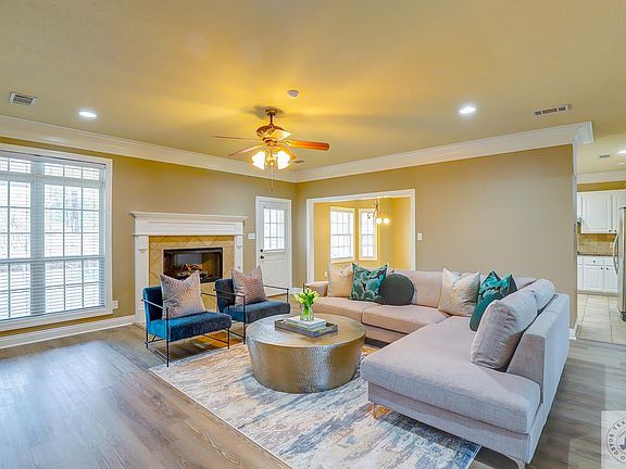 4th image of 5815 Winchester Dr