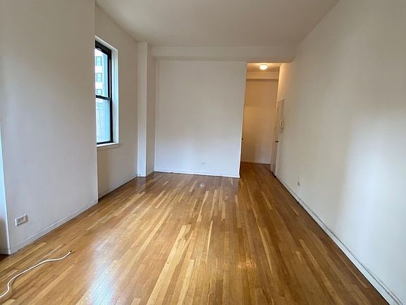 3rd image of 76 Irving Pl APT 5D