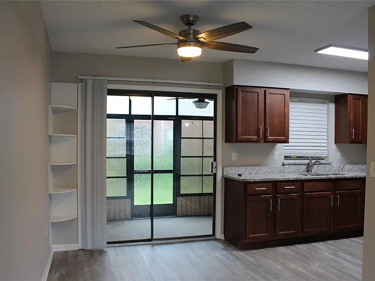 1920 E Edgewood Dr #D9 — Photo 5