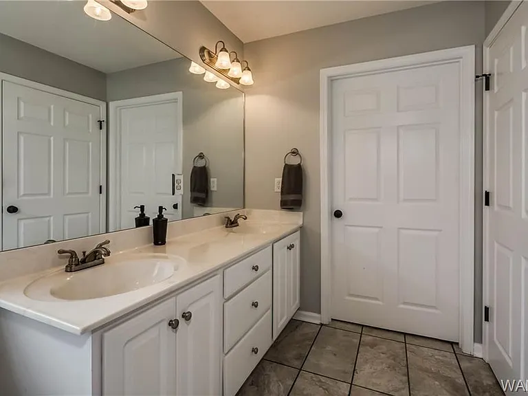 2072 Cribbs Mill Ln — Photo 12