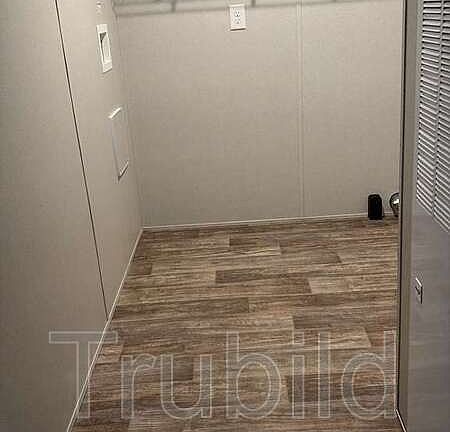 5th image of 120 S King Richard Ct