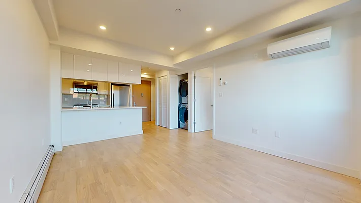 Rented by Bond New York | media 9