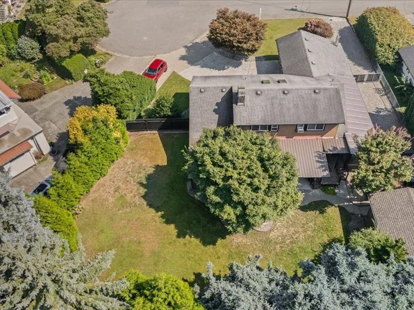 1752 Cedar Pl, Kent, BC V0M 1A2