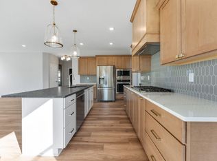 7660 Waverly Ave, Shakopee, MN 55379