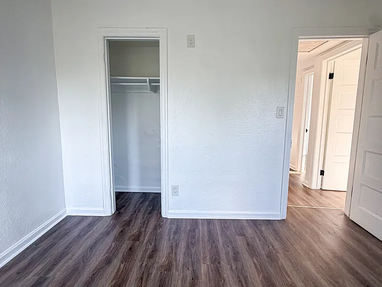 1715 N Bumby Ave — Photo 17