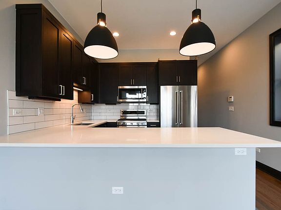 2nd image of 4326 N Ashland Ave #4