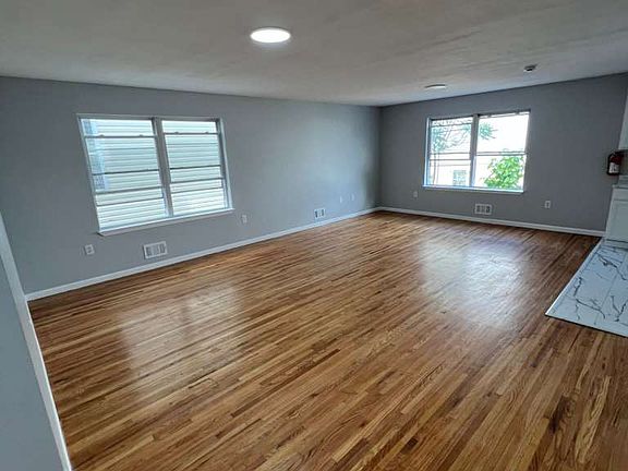 4th image of 343 Sussex Ave #1