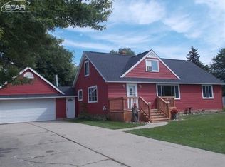 7407 E Carpenter Rd, Davison, MI 48423