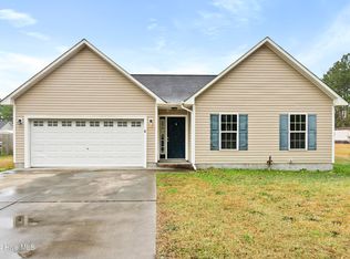 602 Maple Ave, Maysville, NC 28555