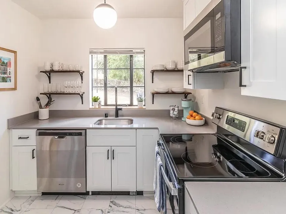 219 W 9th Ave