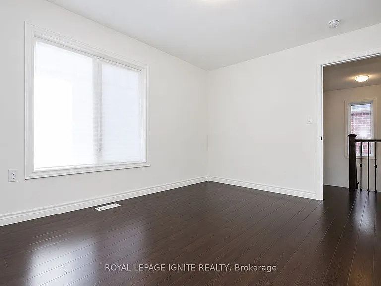 28 Foxberry Rd — Photo 9