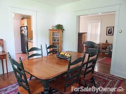 Dining room : View into kitchen (left) and living room (right)