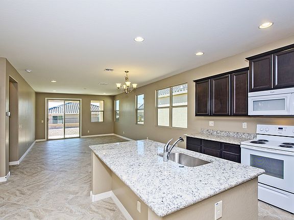 Open-concept Floor Plan