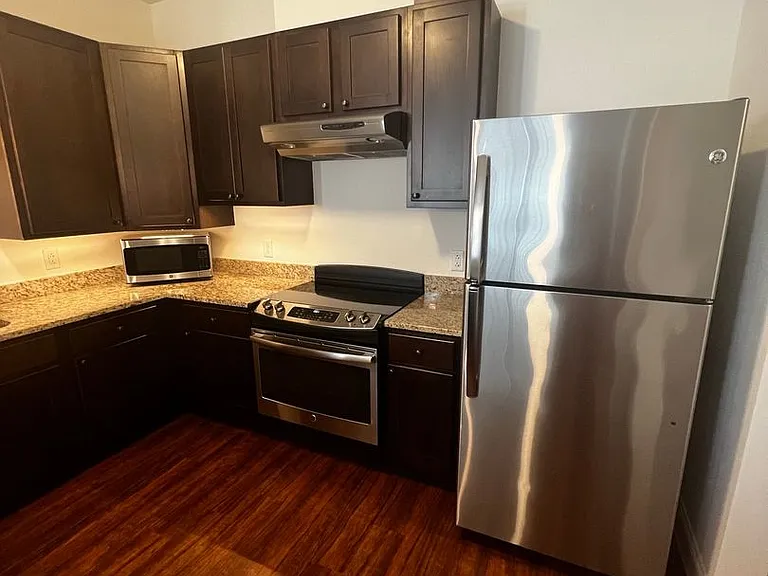 147 Bayberry Cir — Photo 3
