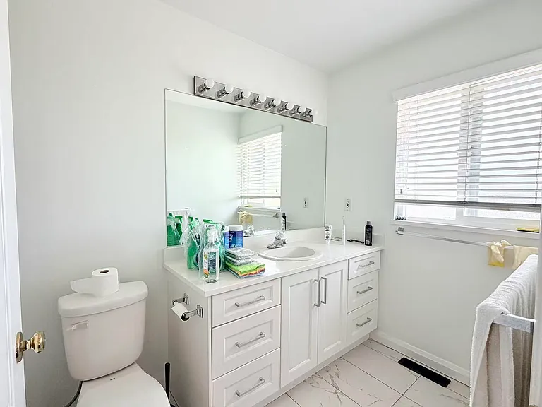 82XX 167a St #UPPER — Photo 10