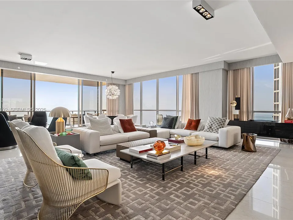 17749 Collins Ave #902