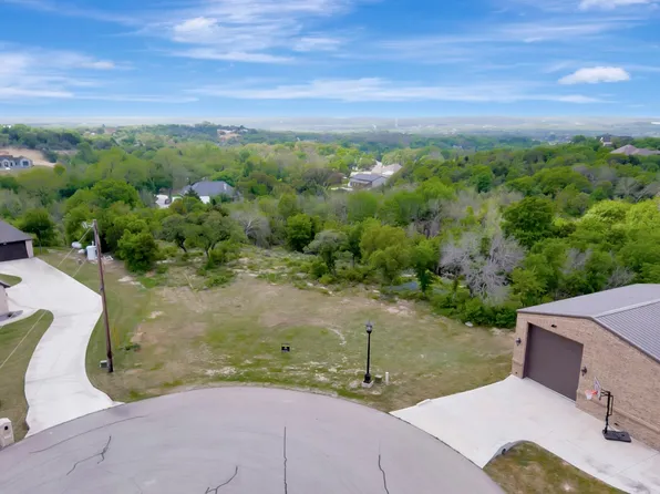 122 Woodlot Ln, Azle, TX 76020