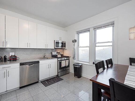 4th image of 4514 43rd St APT 2C