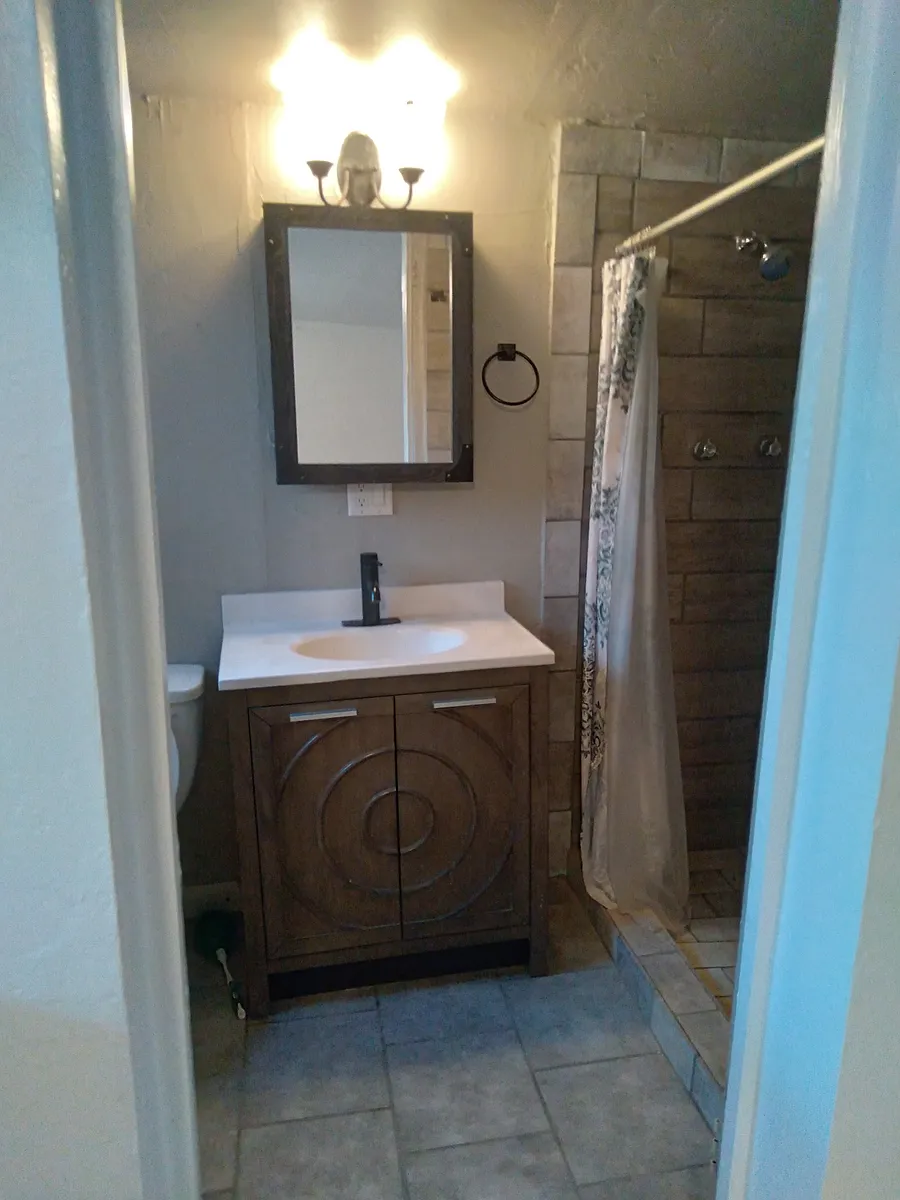 Building Photo - 1622 W Polk St #2