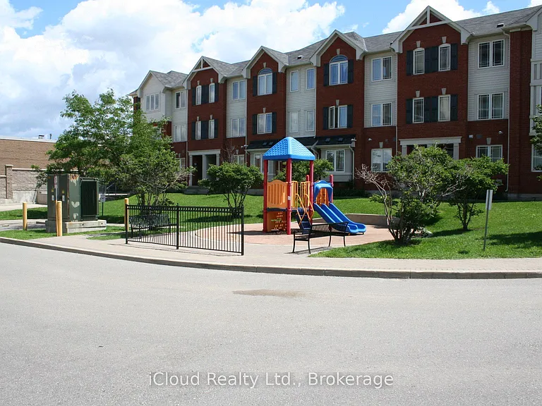 215 Queen St E #2001 — Photo 29