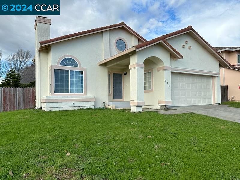 1st image of 598 Catalina Cir