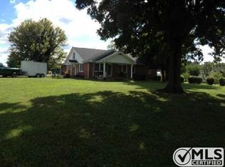2695 Scottsville Rd, Lafayette, TN 37083
