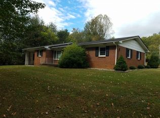 120 Sharp Ln, Mountain City, TN 37683