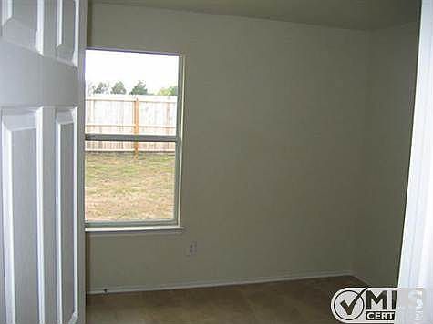 5th image of 106 Stoney Creek Ln