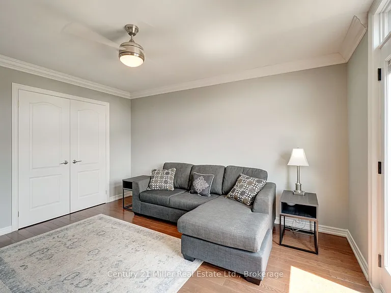 8 Watercliff Pl — Photo 25