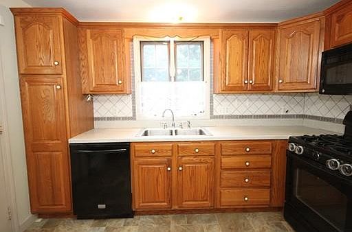 3rd image of 45 Rogers Dr