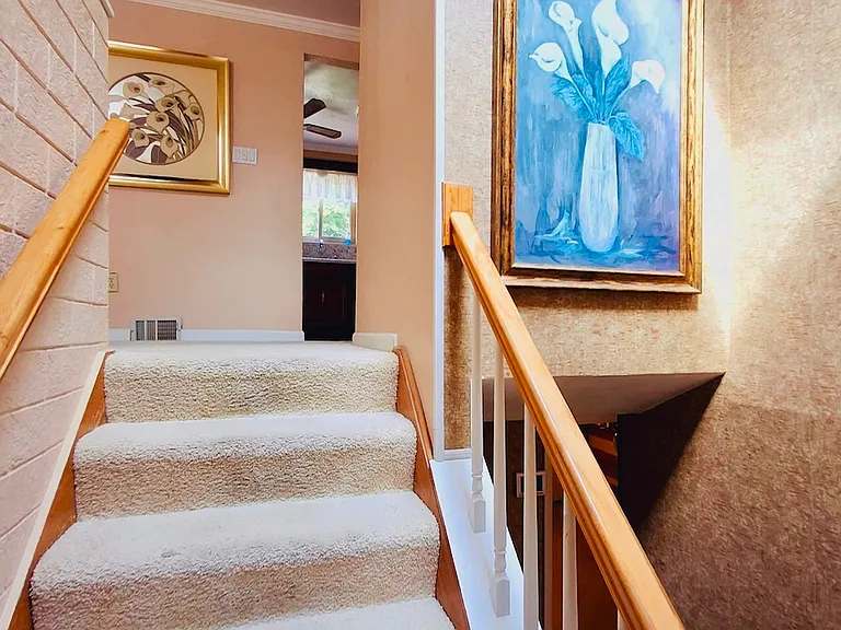 62 Dundalk Dr — Photo 3